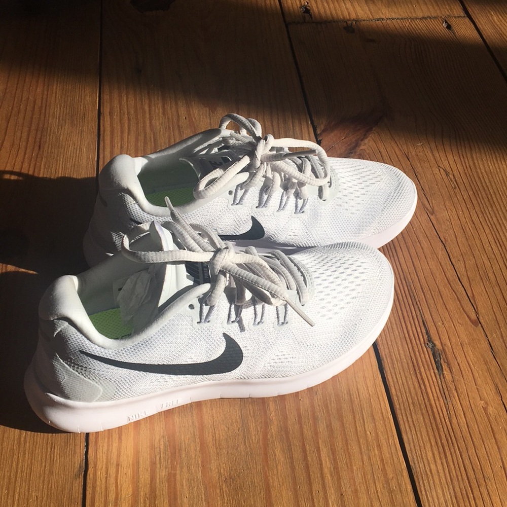 New Nike free run rn white/ silver womens